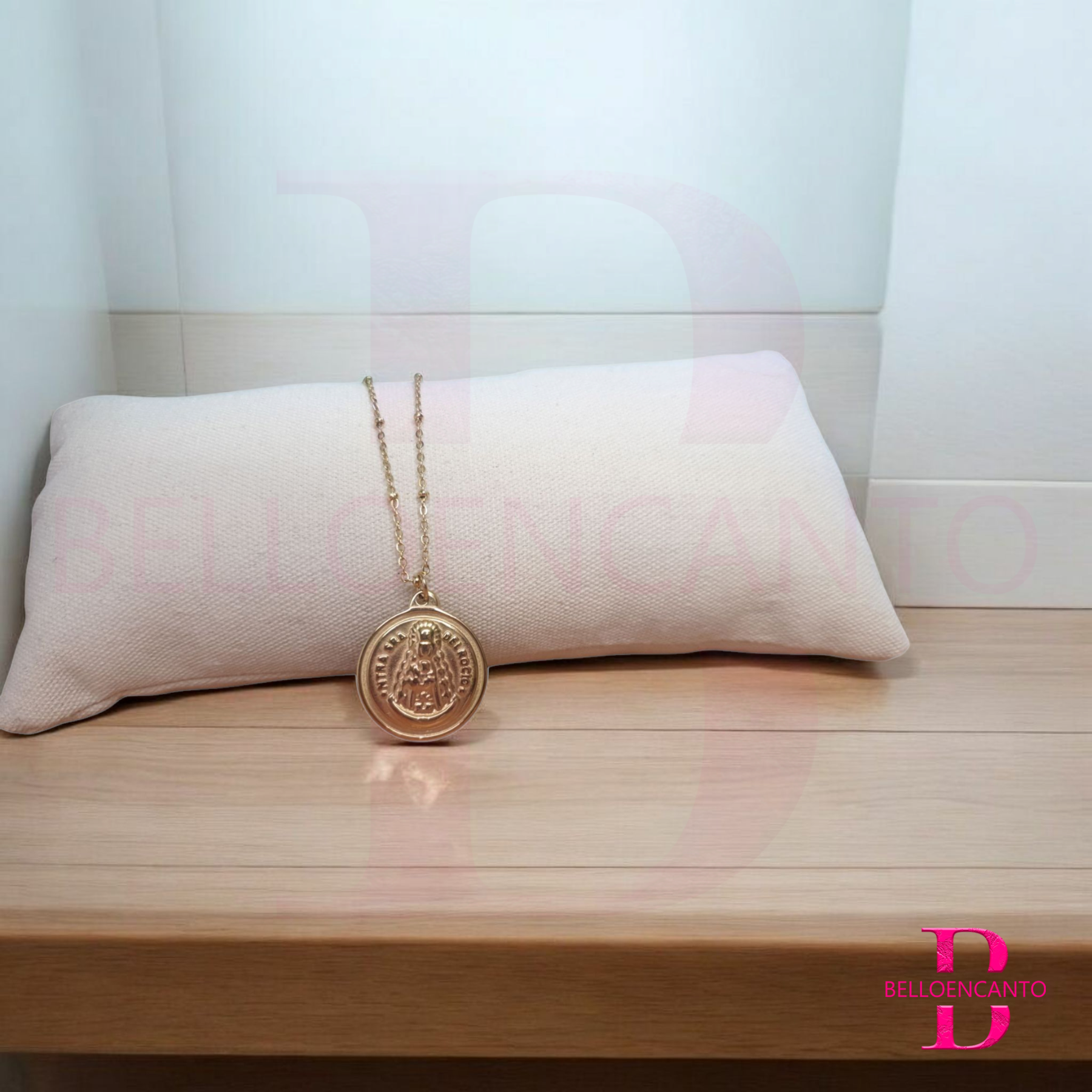 Medalla de la Virgen del Rocío - Imagen 2